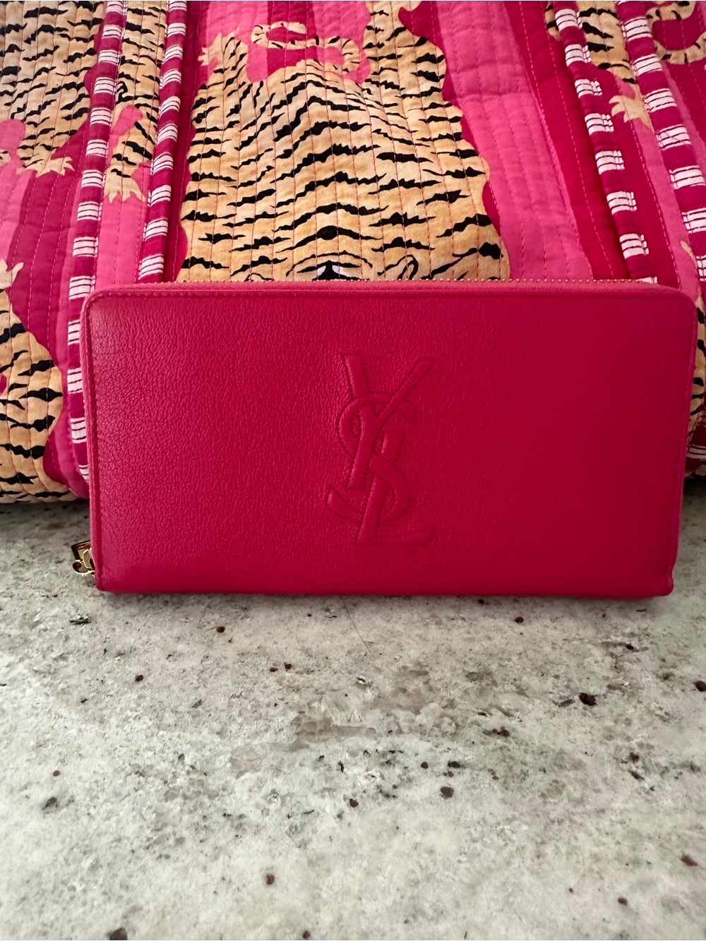 ⭐️Saint Laurent Wallet Round Long YSL Logo, Pink Leather, Excellent, Authentic💅